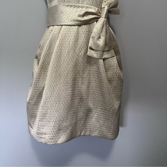 Eliza J Gold Shimmer Vintage Dress With Bow Size 6 - Picture 4 of 11